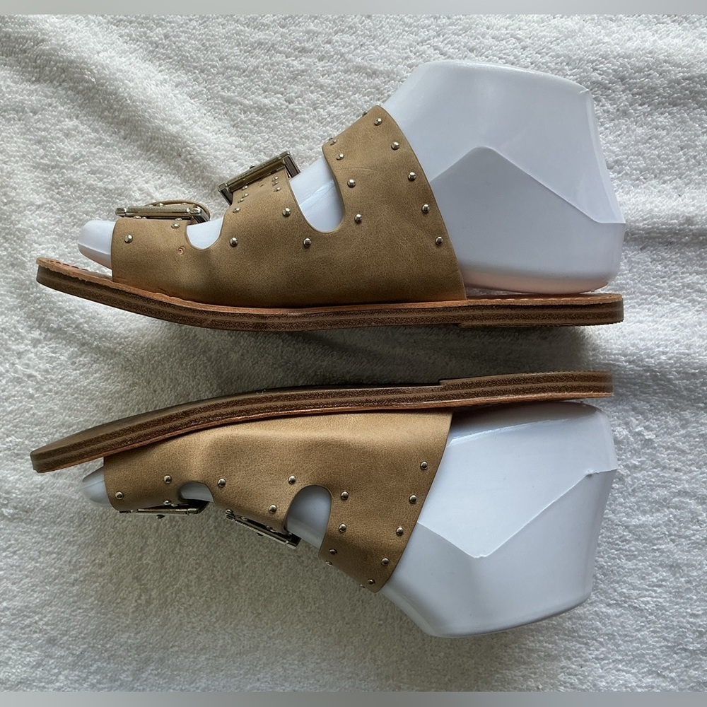 Soda Tan Buckle Strap Sandals Sz 6 - Picture 7 of 9